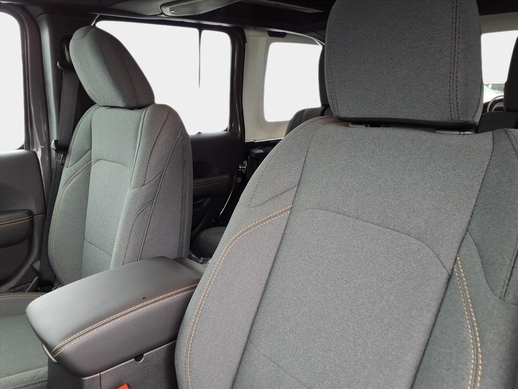 new 2025 Jeep Wrangler car, priced at $47,322
