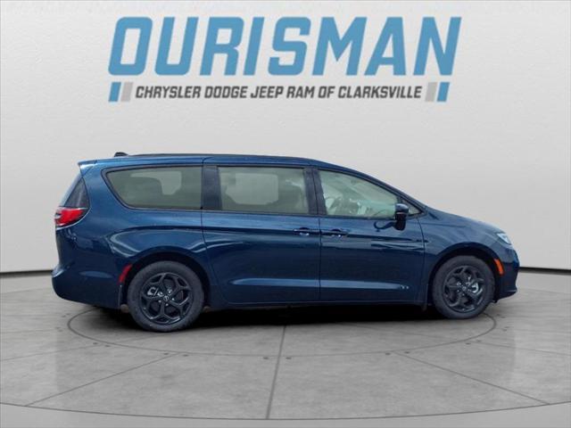 new 2025 Chrysler Pacifica Hybrid car, priced at $49,566