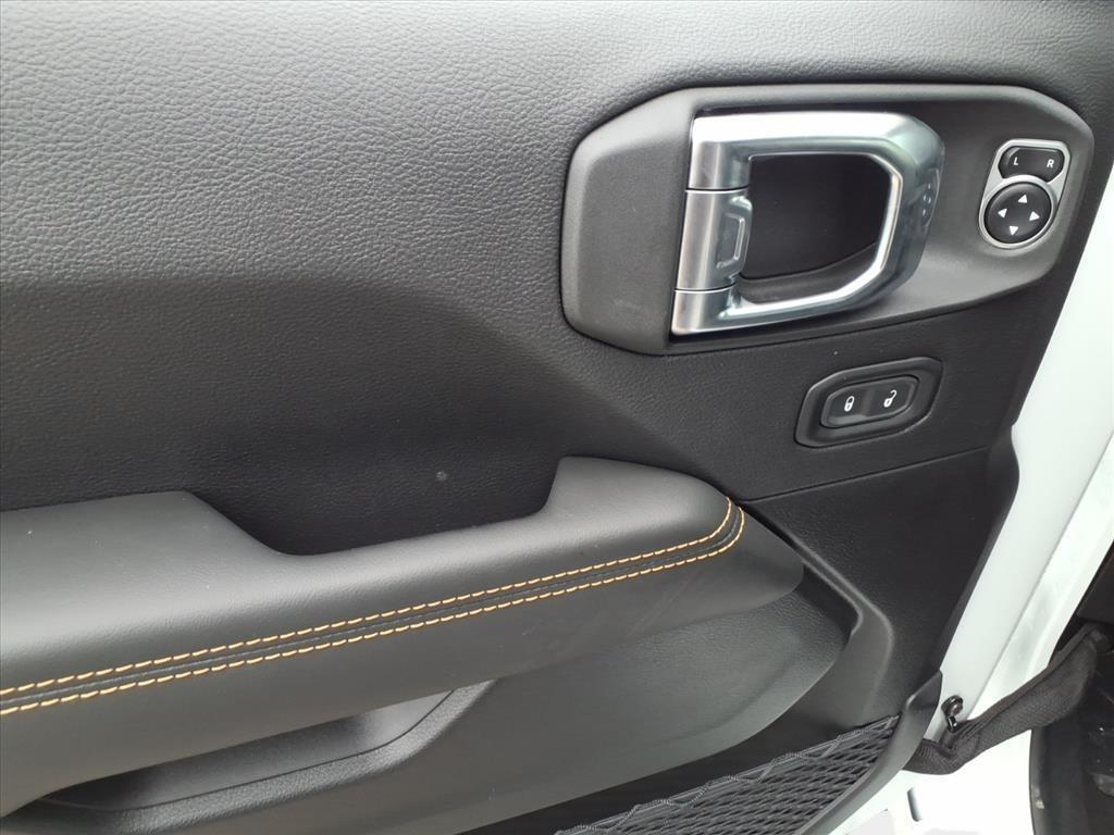 new 2025 Jeep Wrangler car, priced at $46,861