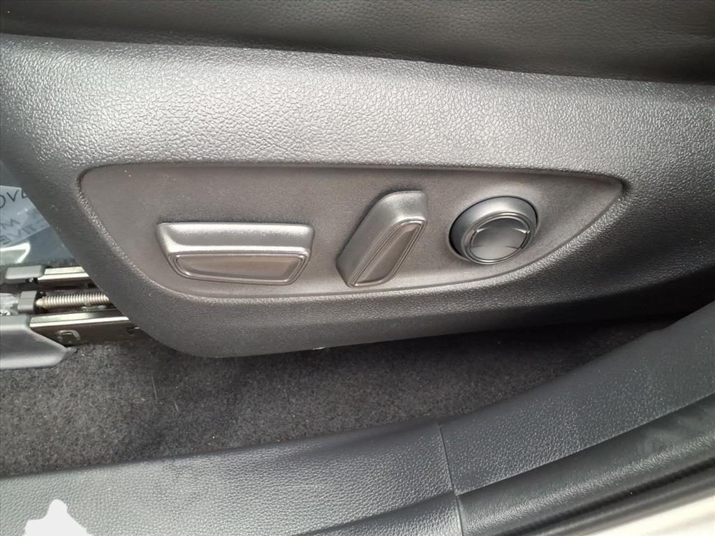 used 2022 Toyota Highlander car, priced at $35,900