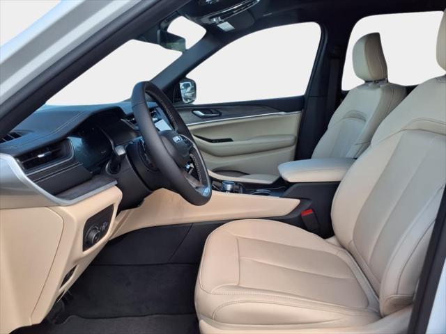 new 2025 Jeep Grand Cherokee car, priced at $37,555