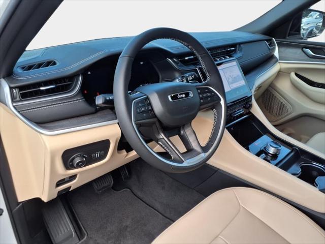 new 2025 Jeep Grand Cherokee car, priced at $37,555