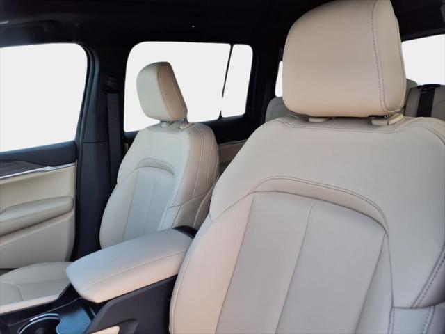 new 2025 Jeep Grand Cherokee car, priced at $37,555