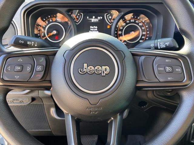 new 2025 Jeep Gladiator car, priced at $38,925