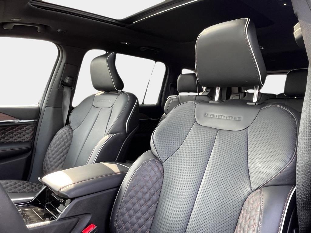 new 2024 Jeep Grand Cherokee L car, priced at $60,614