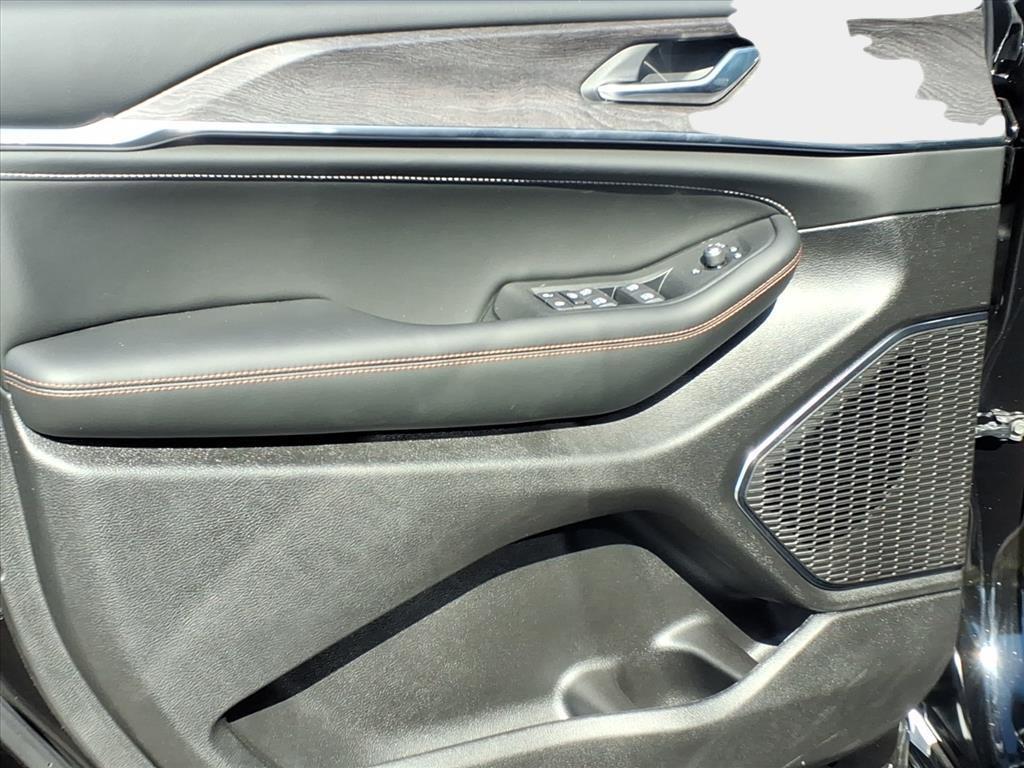 new 2025 Jeep Grand Cherokee L car, priced at $49,121