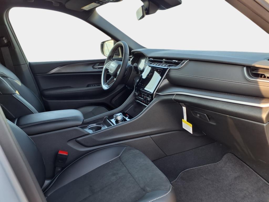 new 2025 Jeep Grand Cherokee car, priced at $35,134