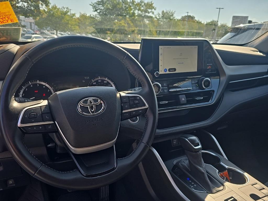 used 2024 Toyota Highlander car, priced at $35,951