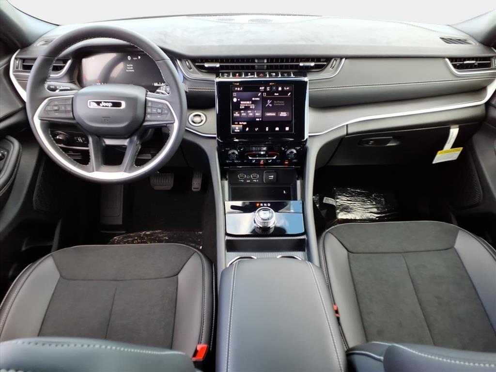 new 2025 Jeep Grand Cherokee car, priced at $34,040