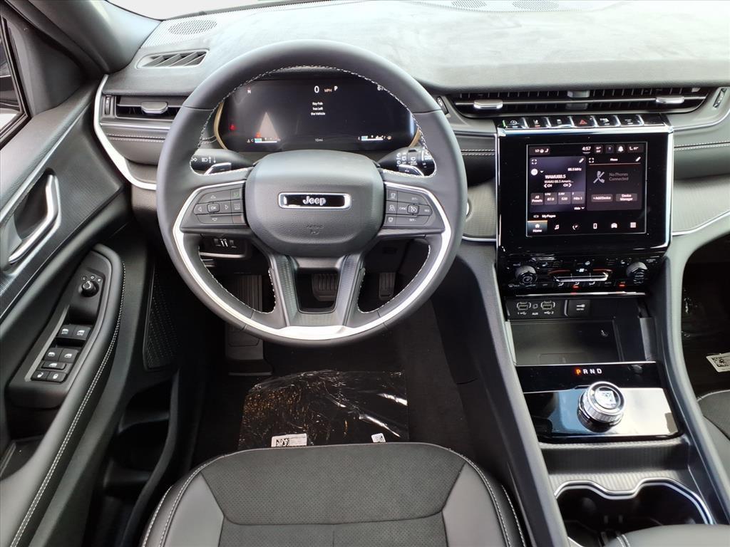 new 2025 Jeep Grand Cherokee car, priced at $34,040