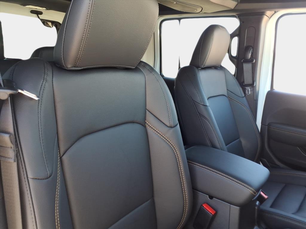 new 2025 Jeep Wrangler car, priced at $49,312