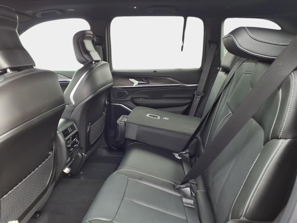 new 2025 Jeep Grand Cherokee car, priced at $55,073