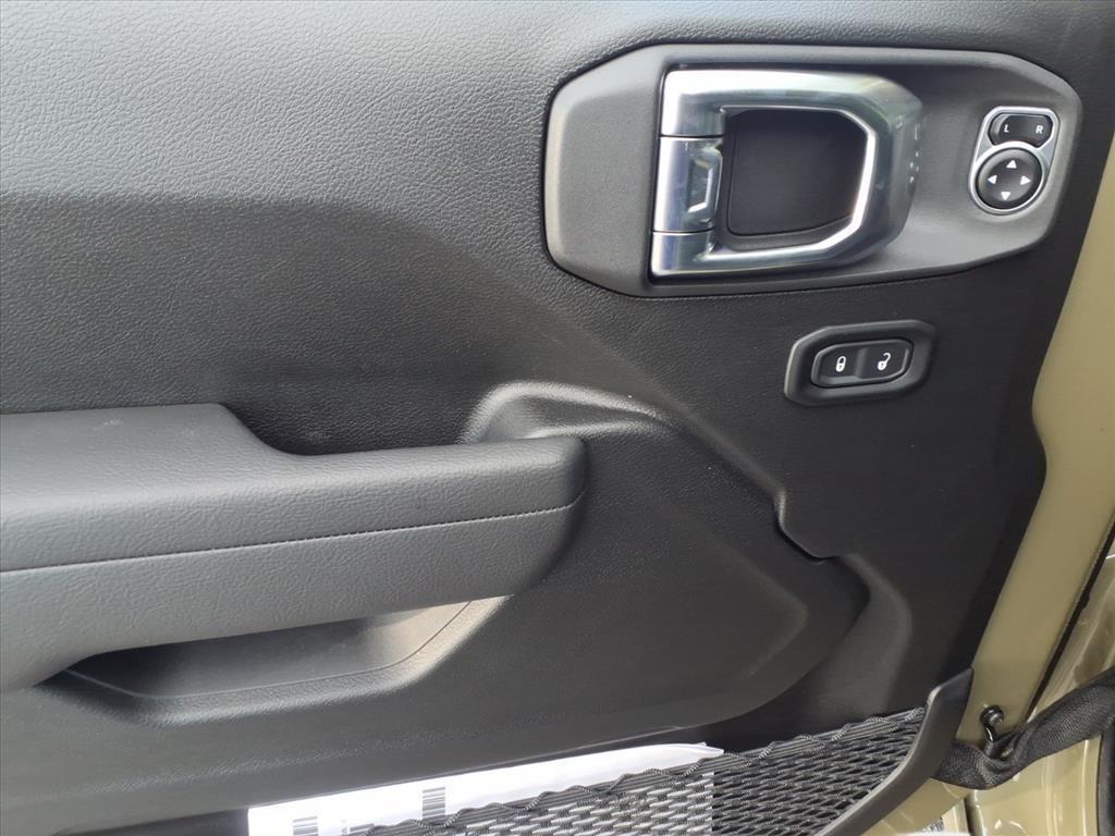 new 2025 Jeep Gladiator car, priced at $37,266