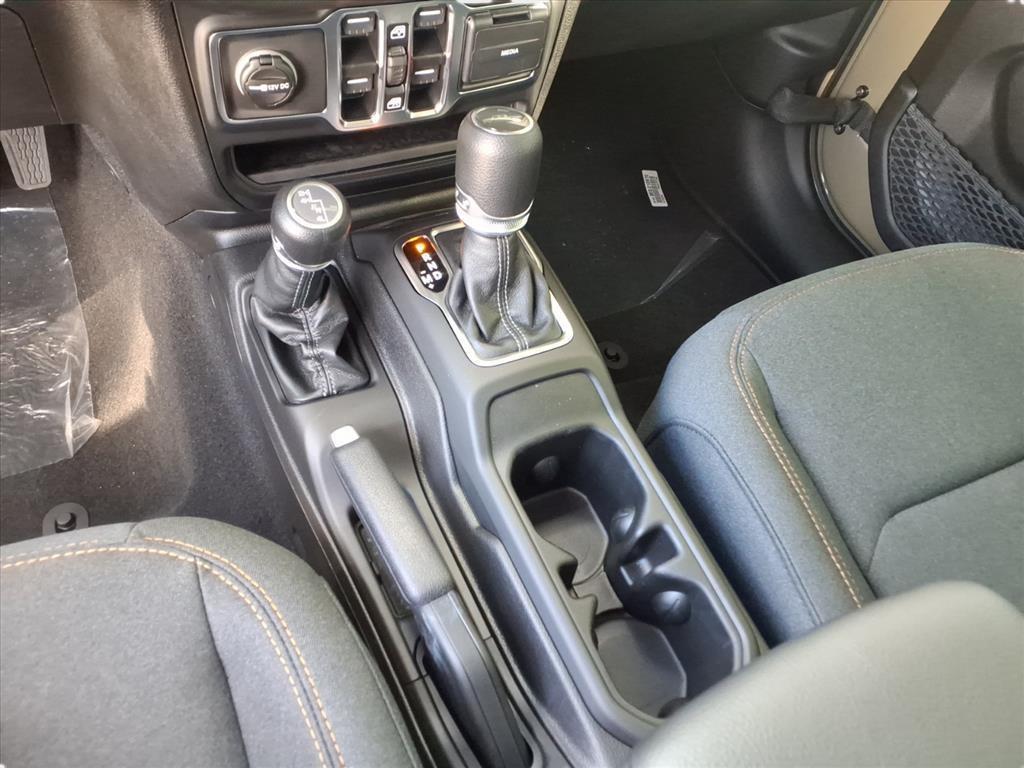 new 2025 Jeep Gladiator car, priced at $37,266