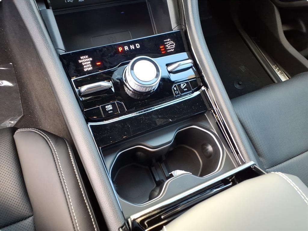 new 2025 Jeep Grand Cherokee car, priced at $54,196