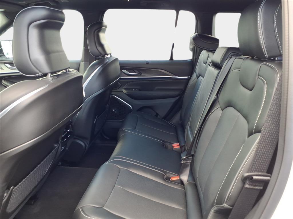 new 2025 Jeep Grand Cherokee car, priced at $54,196