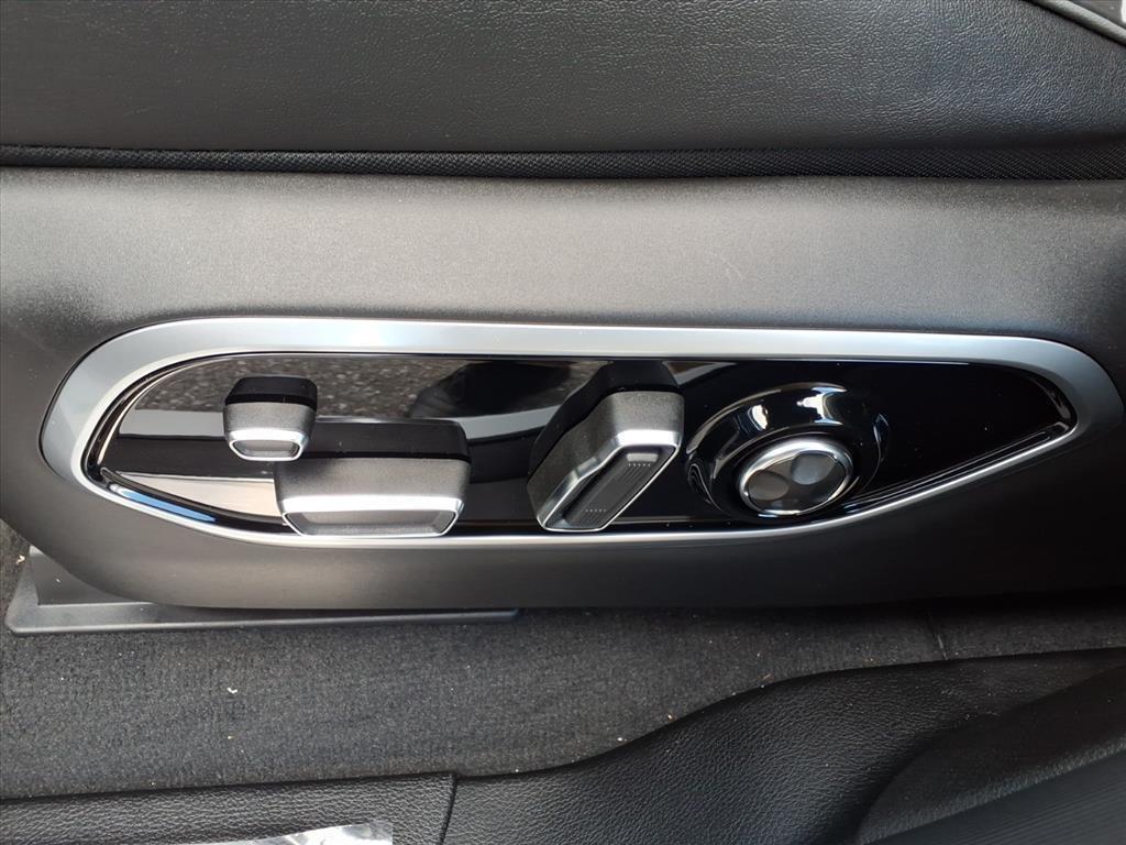 new 2025 Jeep Grand Cherokee car, priced at $54,196