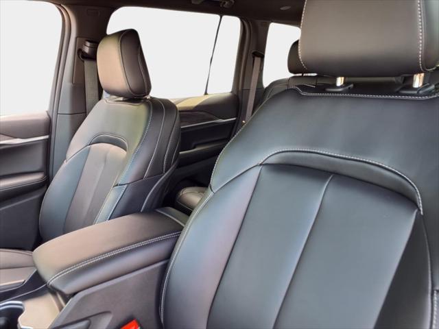 new 2025 Jeep Grand Cherokee car, priced at $37,244