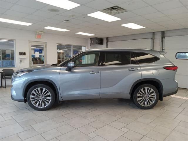 used 2020 Toyota Highlander car, priced at $34,880