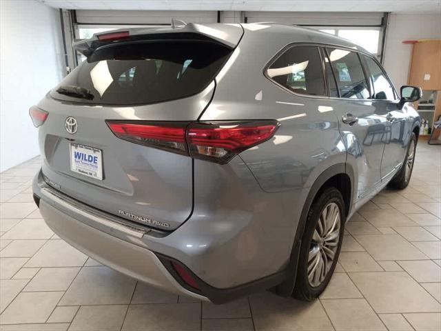 used 2020 Toyota Highlander car, priced at $34,880