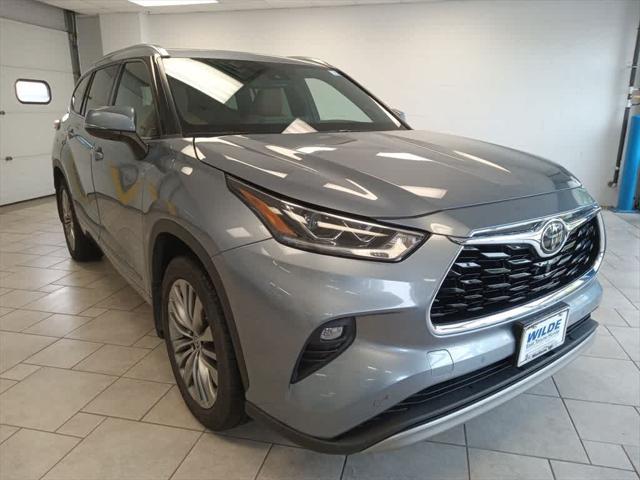 used 2020 Toyota Highlander car, priced at $34,880