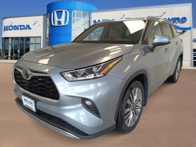 used 2020 Toyota Highlander car, priced at $34,880