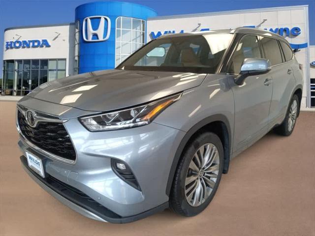 used 2020 Toyota Highlander car, priced at $34,880