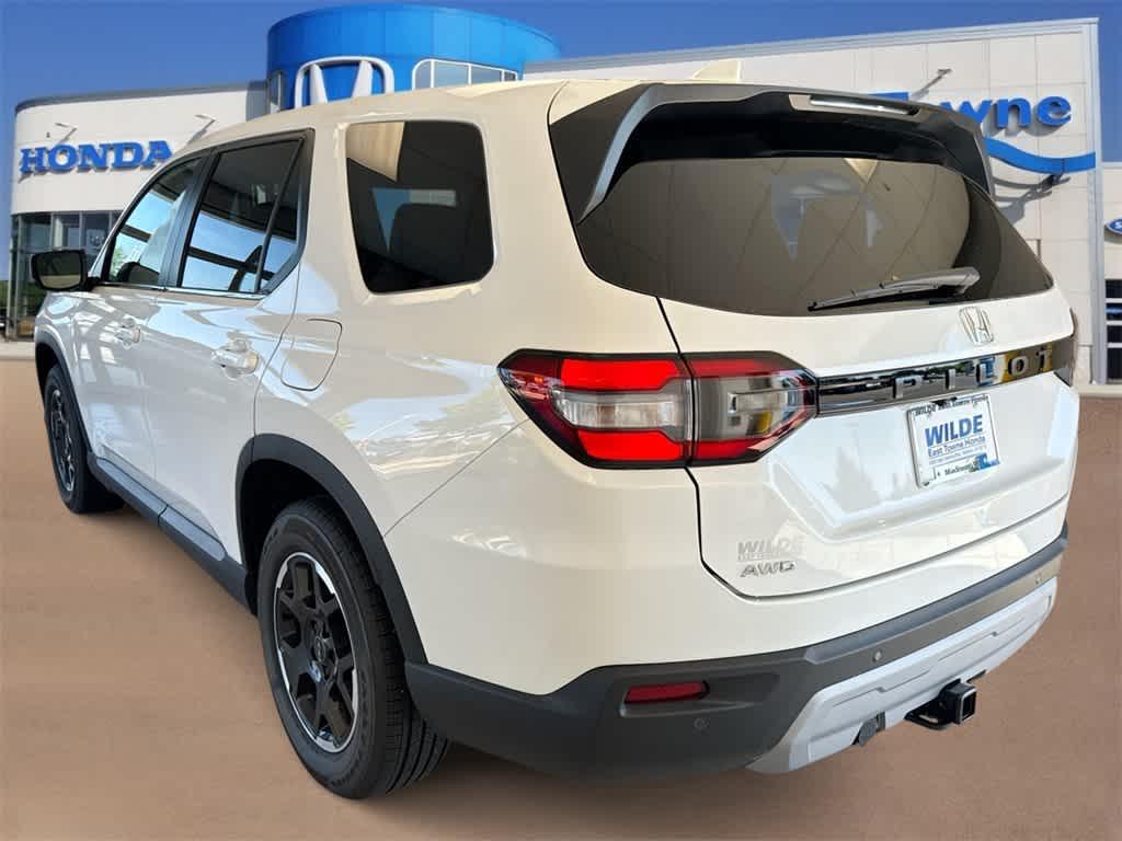 used 2025 Honda Pilot car, priced at $46,598