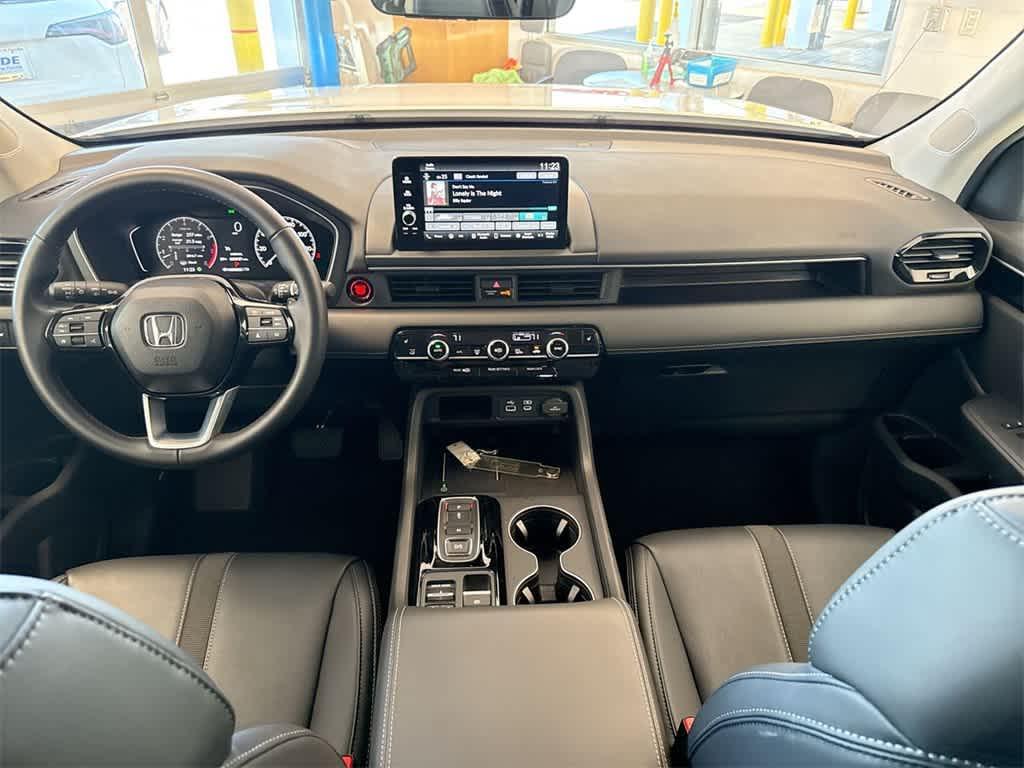 used 2025 Honda Pilot car, priced at $46,598