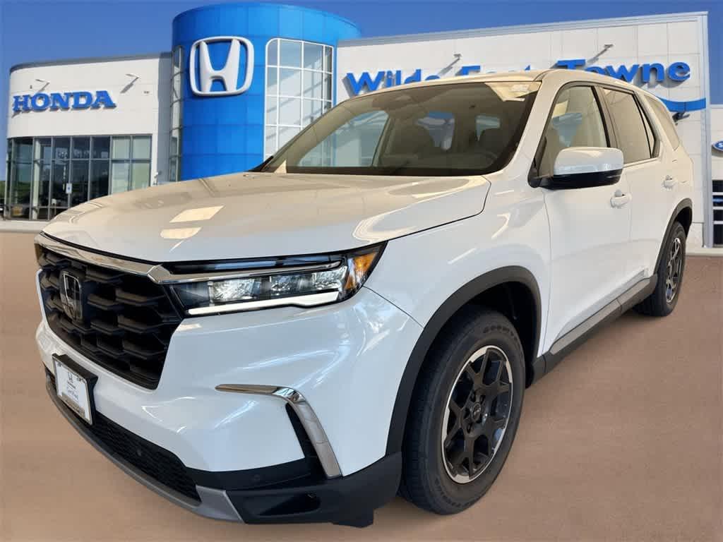used 2025 Honda Pilot car, priced at $46,598