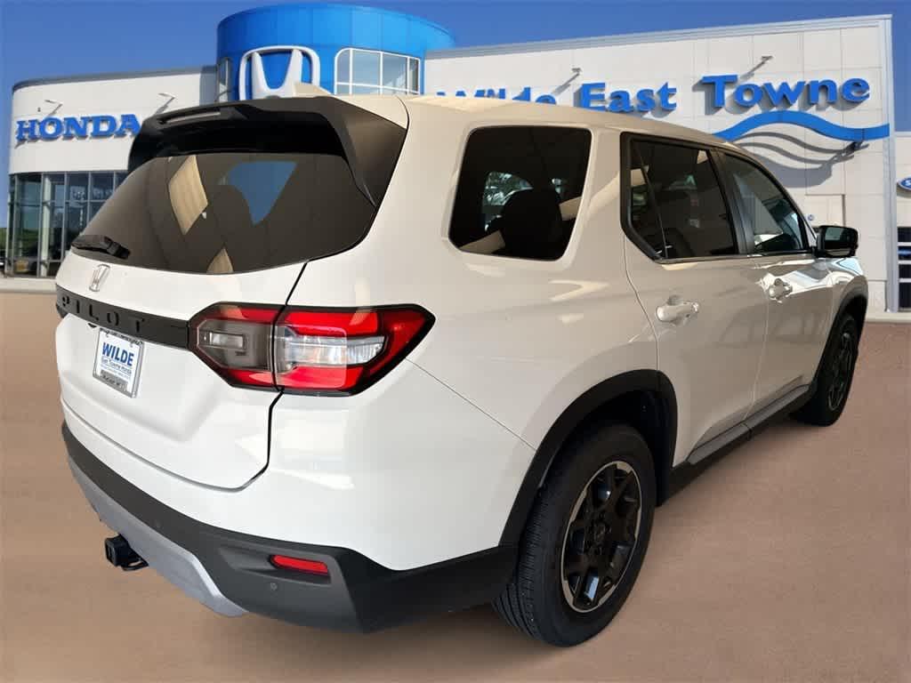 used 2025 Honda Pilot car, priced at $46,598