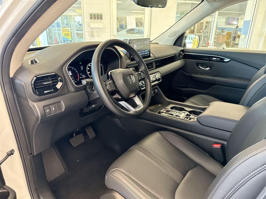 used 2025 Honda Pilot car, priced at $46,598
