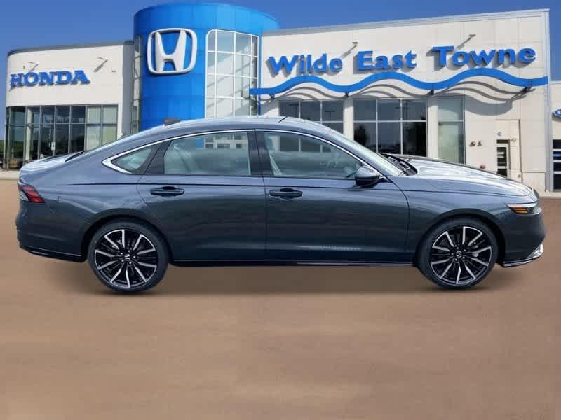 new 2025 Honda Accord Hybrid car