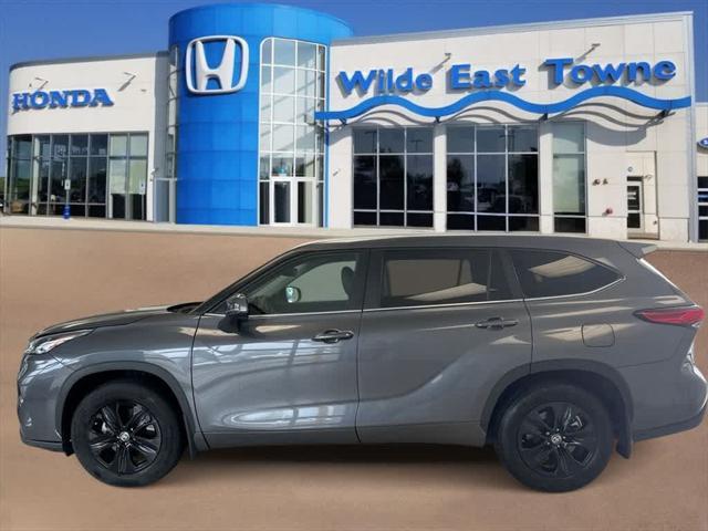 used 2023 Toyota Highlander car, priced at $42,054