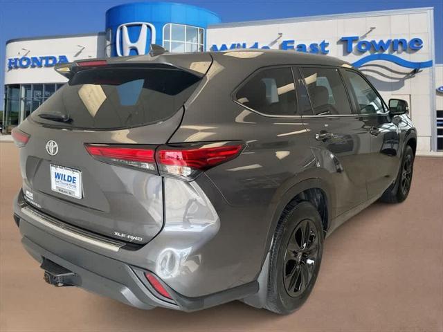 used 2023 Toyota Highlander car, priced at $42,054