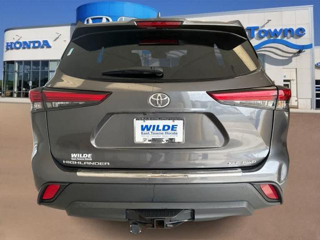 used 2023 Toyota Highlander car, priced at $42,054