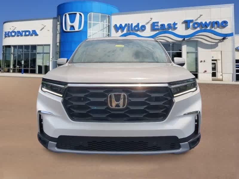 new 2025 Honda Pilot car, priced at $47,900