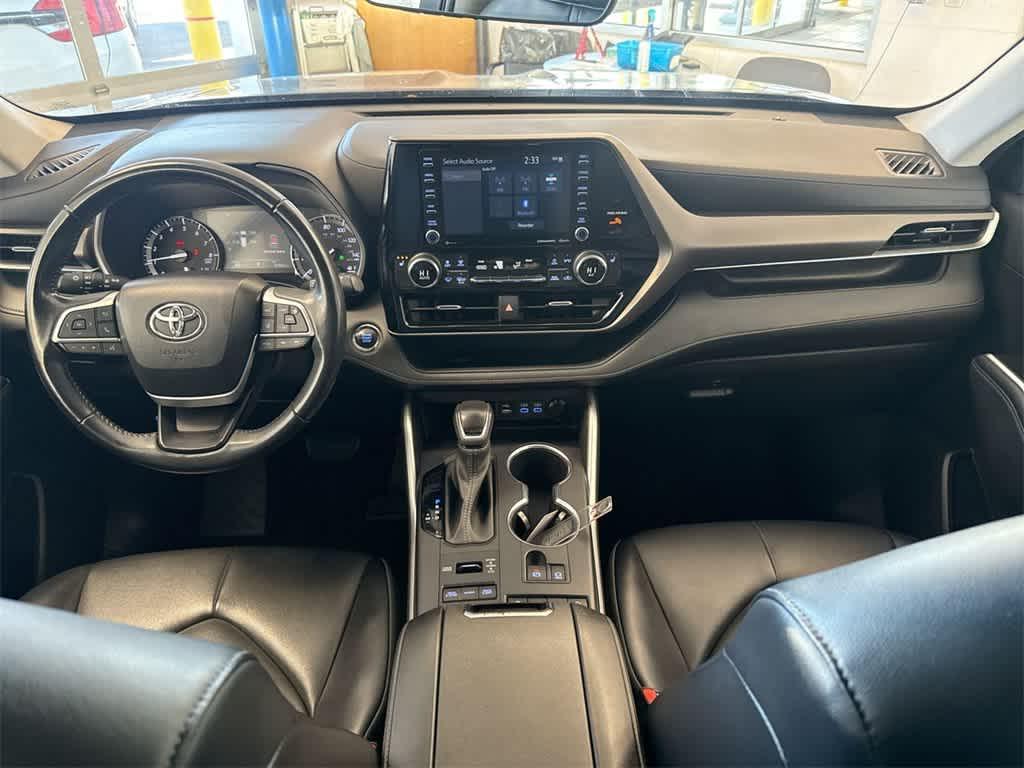 used 2022 Toyota Highlander car, priced at $36,124