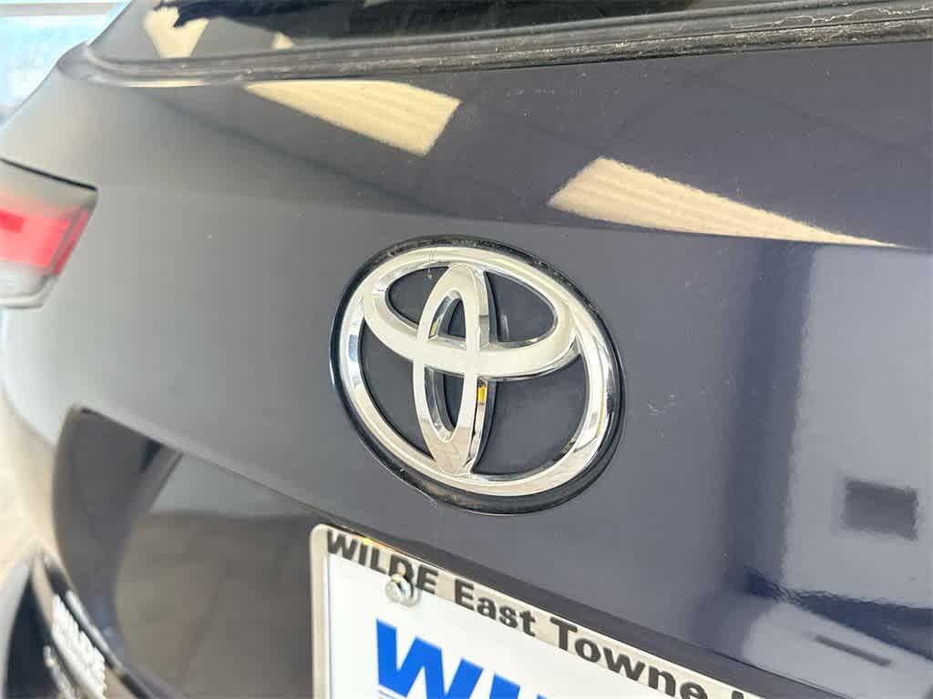 used 2022 Toyota Highlander car, priced at $36,124