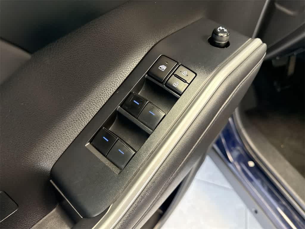 used 2022 Toyota Highlander car, priced at $36,124