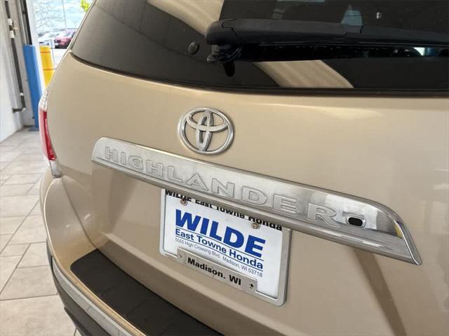 used 2013 Toyota Highlander car, priced at $13,978