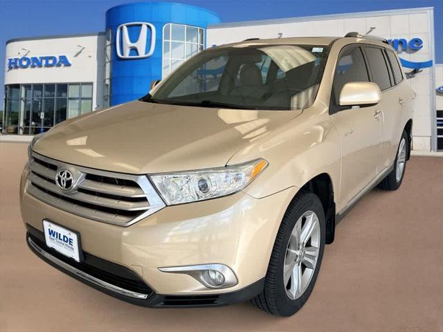 used 2013 Toyota Highlander car, priced at $13,978