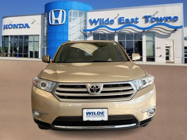 used 2013 Toyota Highlander car, priced at $13,978