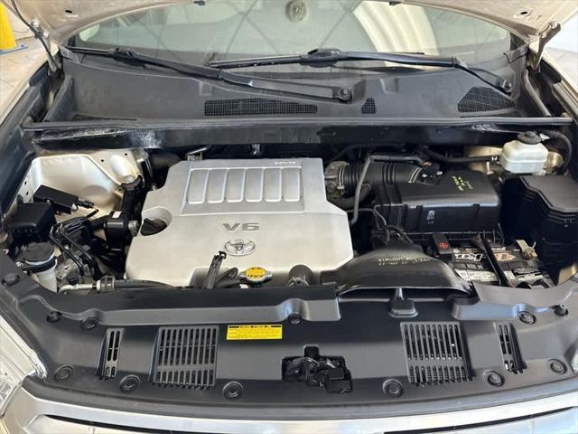 used 2013 Toyota Highlander car, priced at $13,978