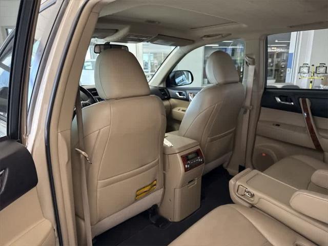 used 2013 Toyota Highlander car, priced at $13,978