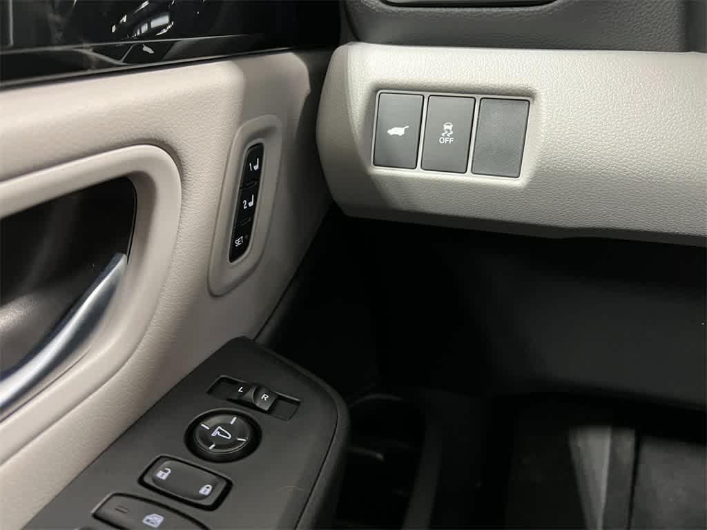 new 2025 Honda Pilot car, priced at $44,956