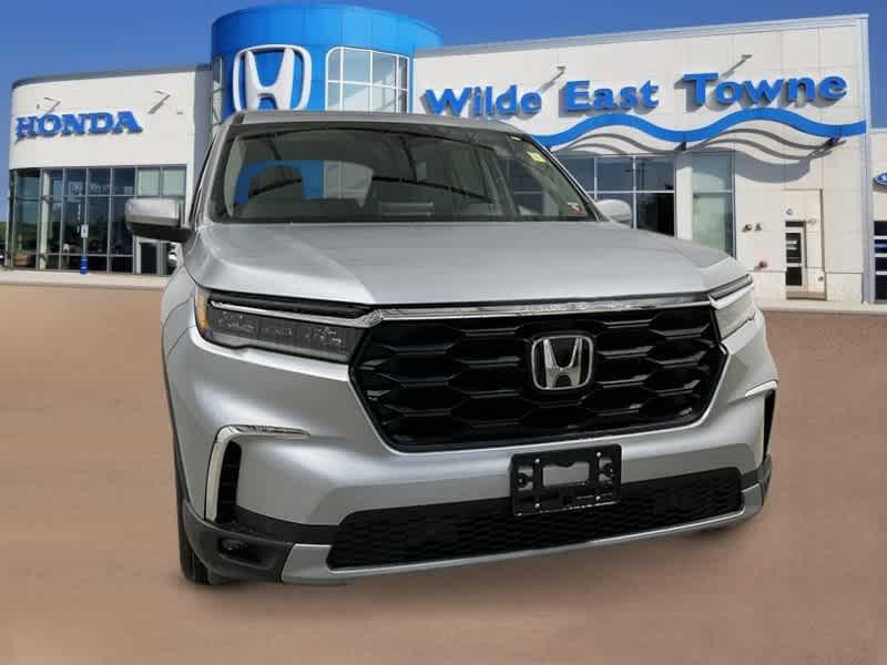 new 2025 Honda Pilot car, priced at $44,956