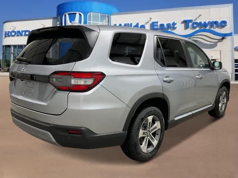 new 2025 Honda Pilot car, priced at $44,956