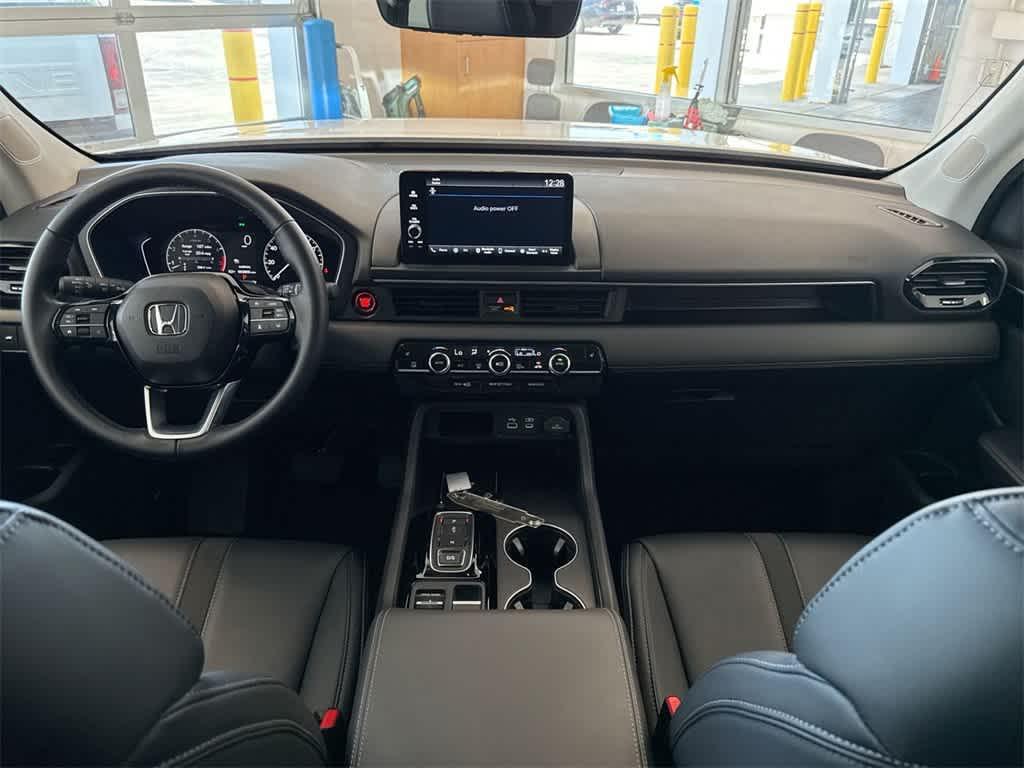 used 2025 Honda Pilot car, priced at $43,947