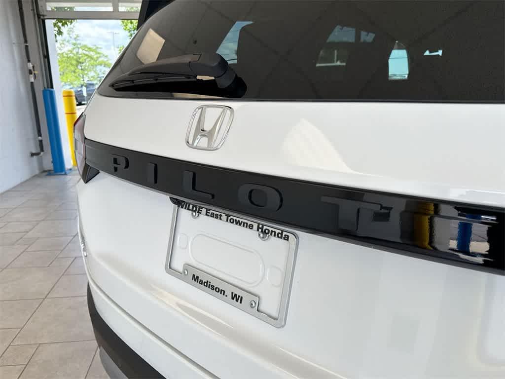 used 2025 Honda Pilot car, priced at $43,947